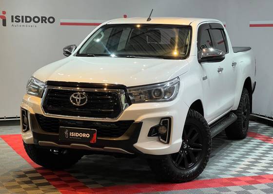 TOYOTA HILUX 2.8 SRV 4X4 CD 16V DIESEL 4P AUTOMÁTICO TOYOTA HILUX 2.8 SRV 4X4 CD 16V DIESEL 4P AUTOMÁTICO